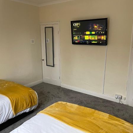 3 Bedrooms Comfortable Home With Jacuzzi Hot Tub Sleeps 10 Leicester Luaran gambar