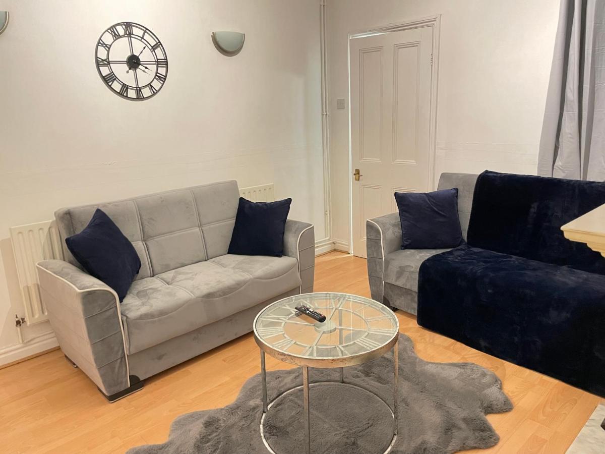 3 Bedrooms Comfortable Home With Jacuzzi Hot Tub Sleeps 10 Leicester Luaran gambar