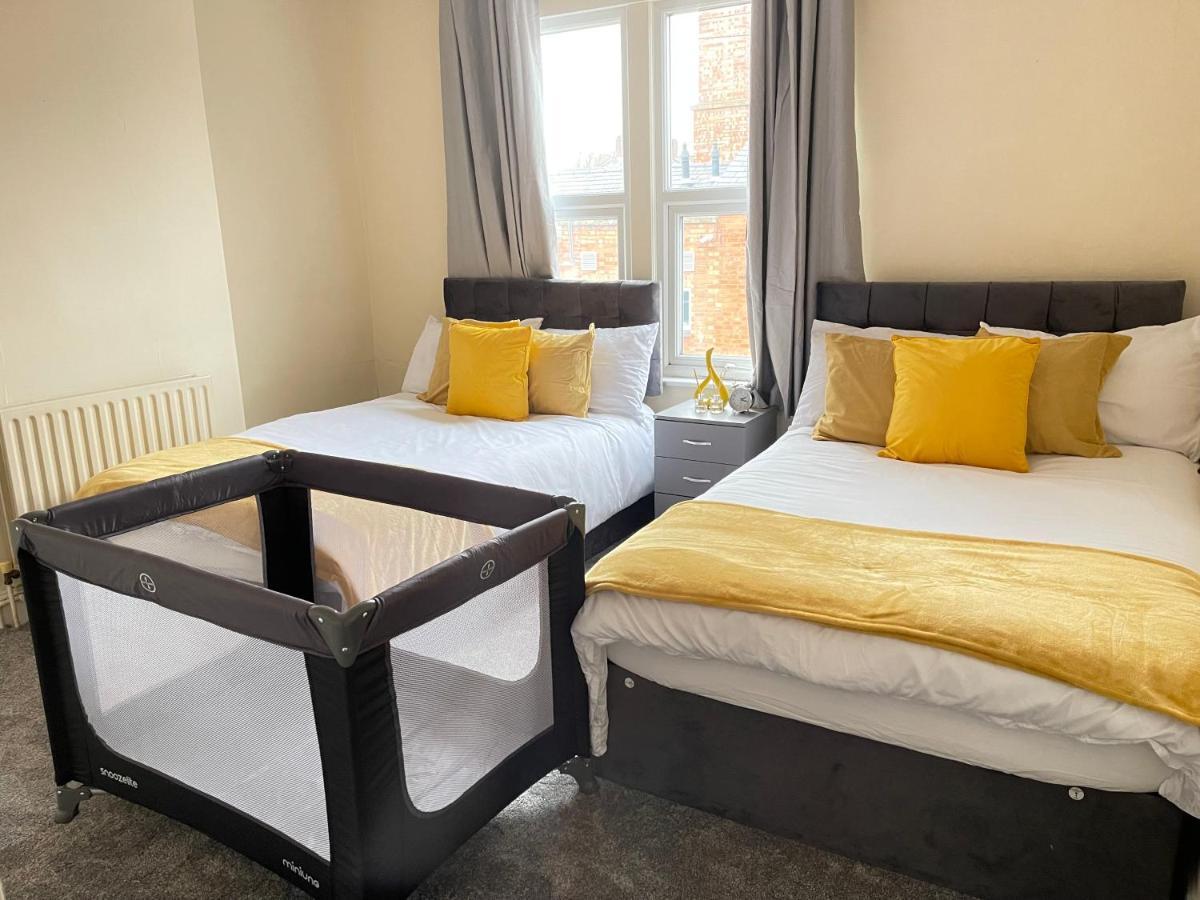 3 Bedrooms Comfortable Home With Jacuzzi Hot Tub Sleeps 10 Leicester Luaran gambar